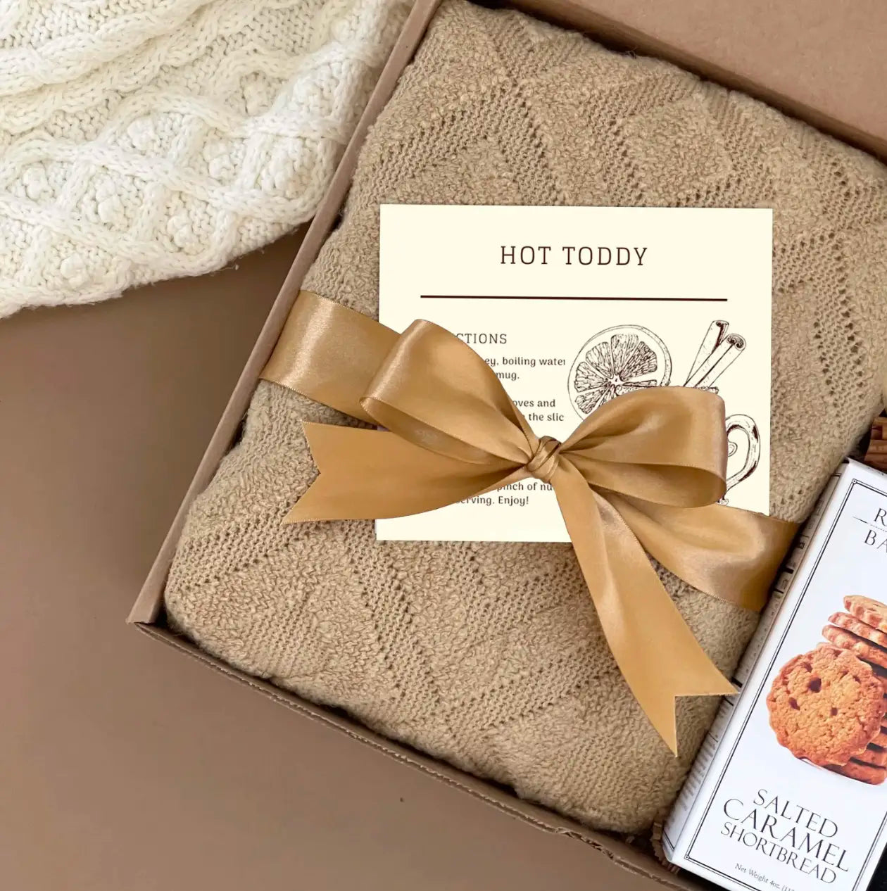 【中古】Present プレゼント DVD-BOX2 プレゼントディーブイディーボックス2 Gift Basket for Couples | Gift Set with Two Mugs, Hot Toddy Mix