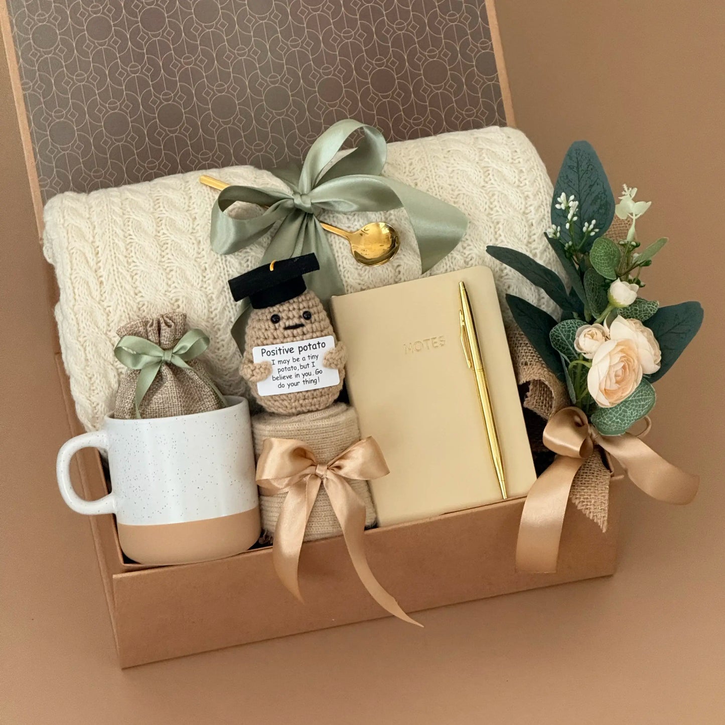🎓 Graduation Gift Ideas They’ll Actually Love in 2026