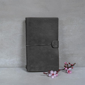 Refillable black journal